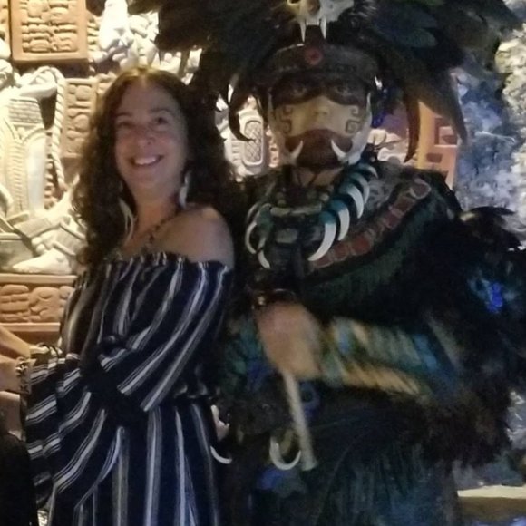 Meet your Posher, Dawn - Picture 2 of 4